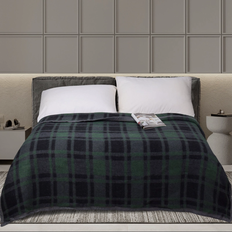 FRAZADA TE RMICA POLAR CON DISEÑO A CUADROS SUAVE, CALIDA Y CONFORTABLE - 2