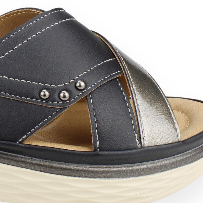 SANDALIA NEW WALK NEGRA TACHAS - 4