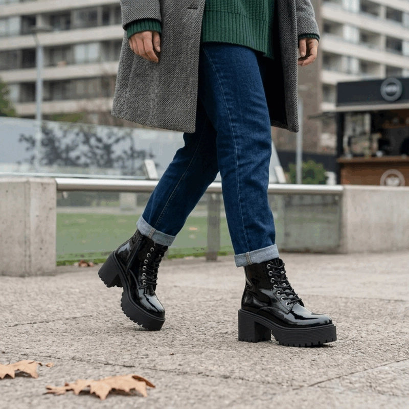 BOTIN NEW WALK PLATAFORMA MILI NEGRO BRILLANTE - 2