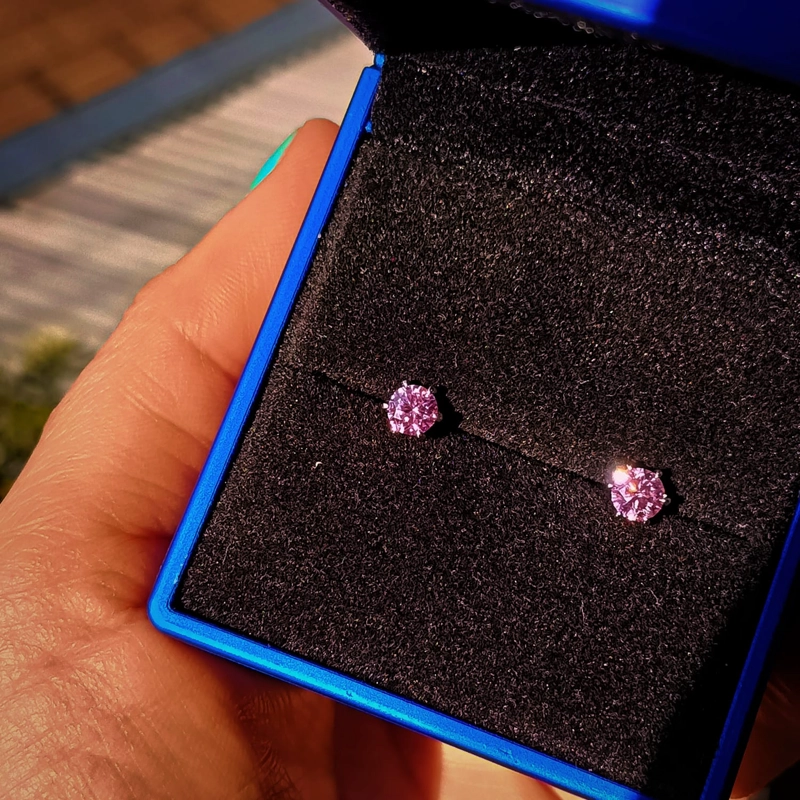 PENDIENTES PUNTO LUZ PIEDRA GEMA MOISSANITA ROSA - 4