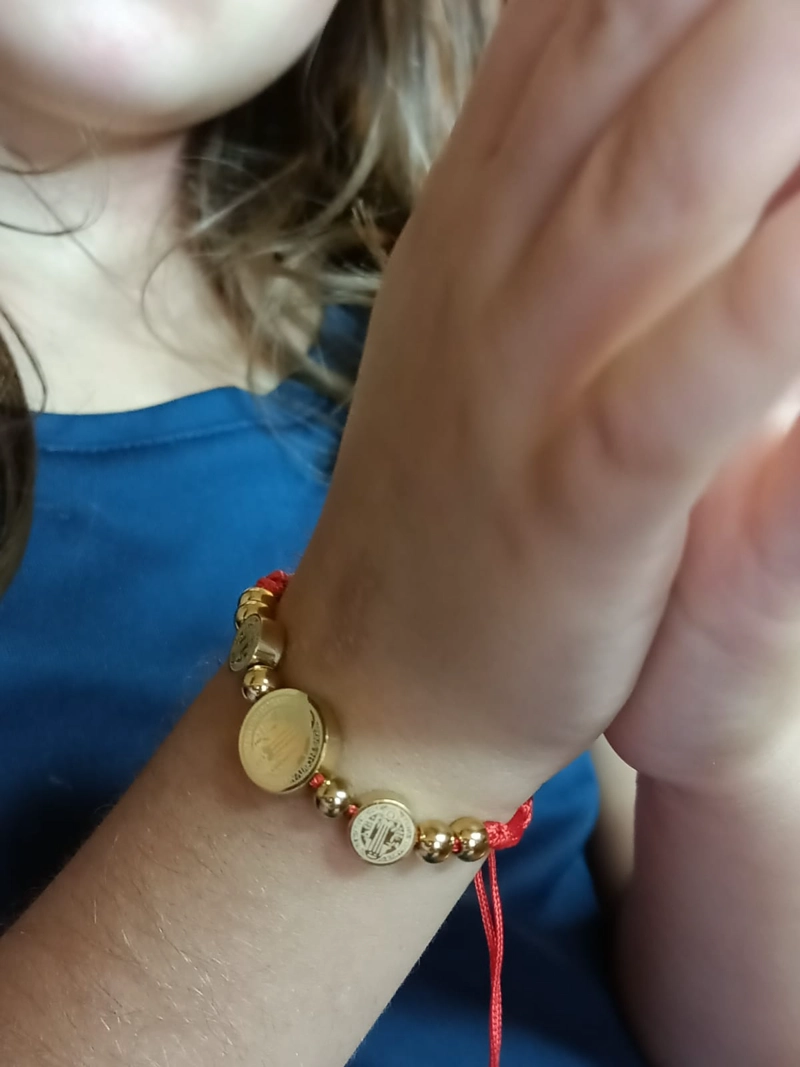 PULSERA DE BUENA SUERTE Y PROTECCIÓN AJUSTABLE MEDALLA SAN BENITO CUERDA EN COLOR ROJO - 4