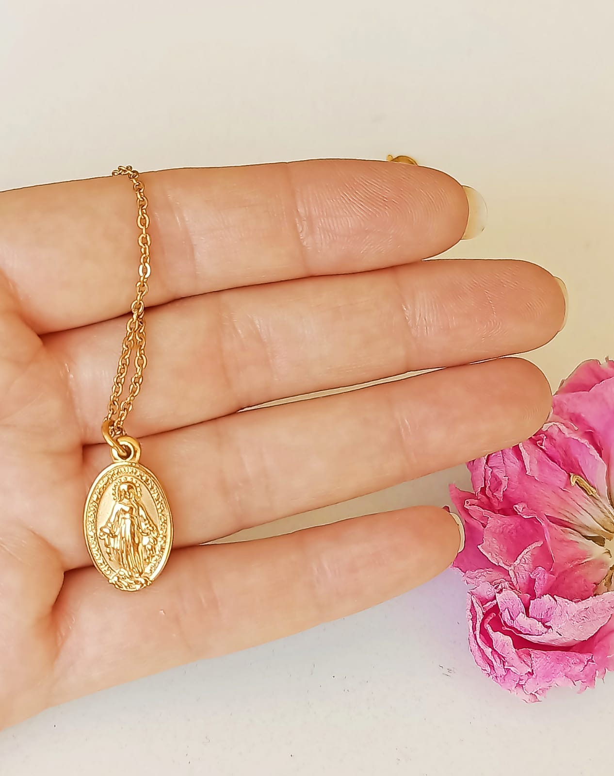 COLGANTE VIRGEN MILAGROSA MARIA DE LOS RAYOS CHAPADA ORO 18K - 2