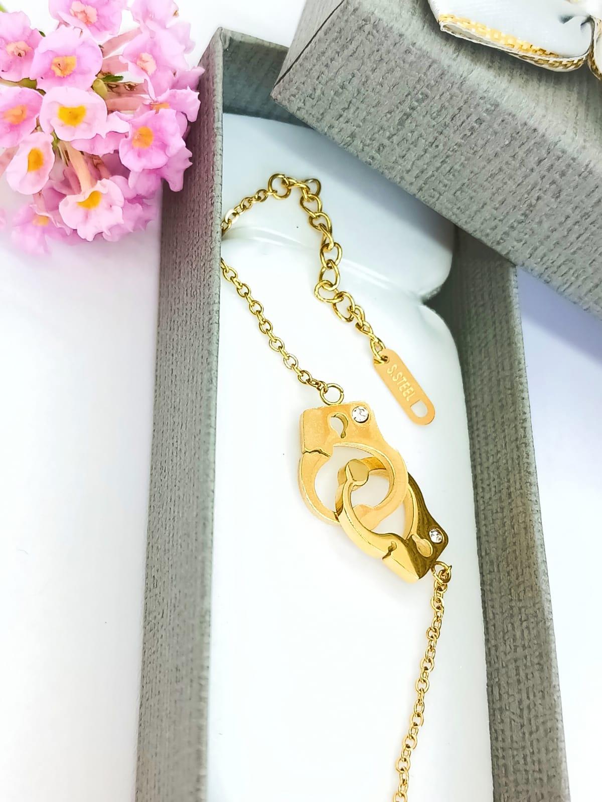 PULSERA DE ACERO CHAPADO EN ORO ESPOSAS CON ZIRCONIAS - 5