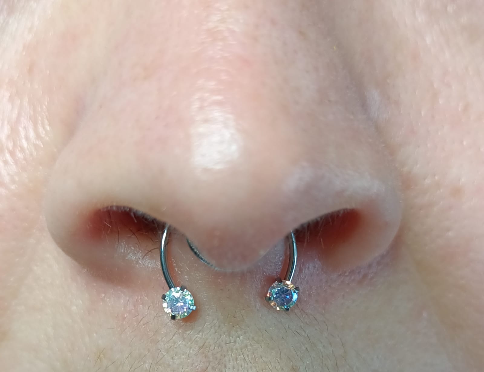 PIERCING ZIRCONIA SIN HOYOS SIN PERFORACIÓN TORNASOL SEPTUM - 3