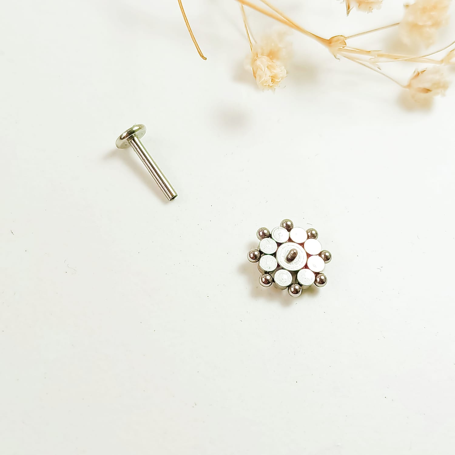 PIERCING OREJA TRAGUS CONCH LABRET MODELO FLOR HIPOALERGENICO UNIDAD - 4