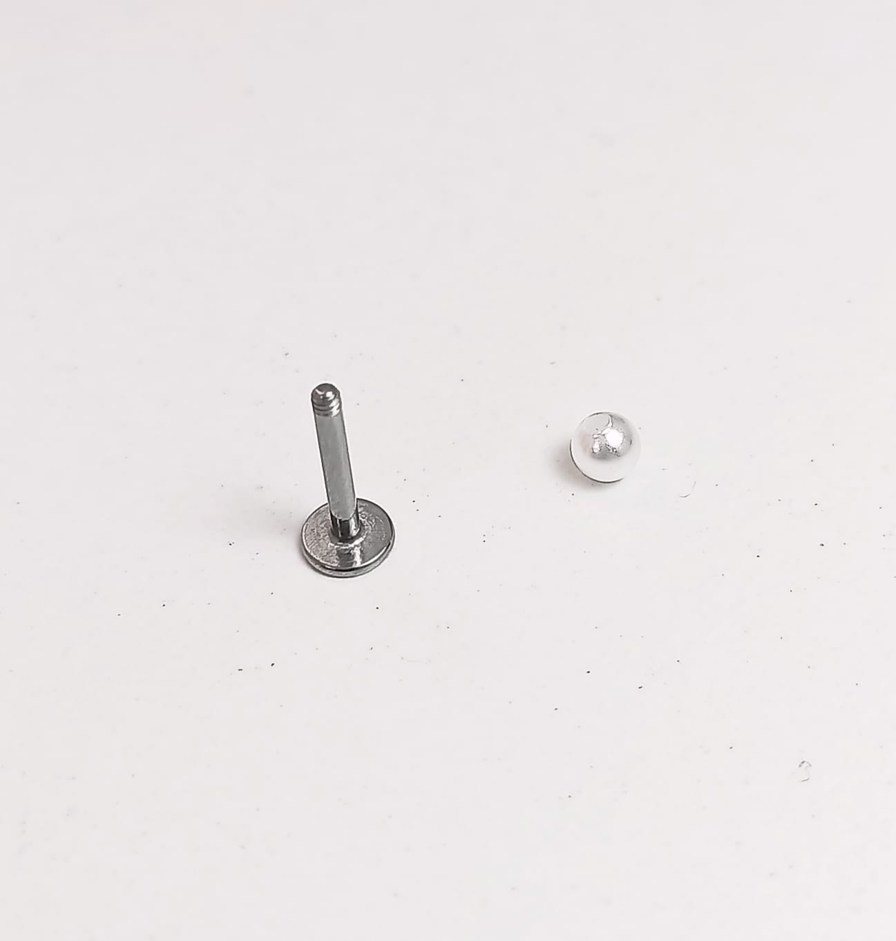 SET PIERCING MODELO KITTY KPOP ACERO QUIRÚRGICO NOSTRIL LABRET CONO PERLA PACK - 4
