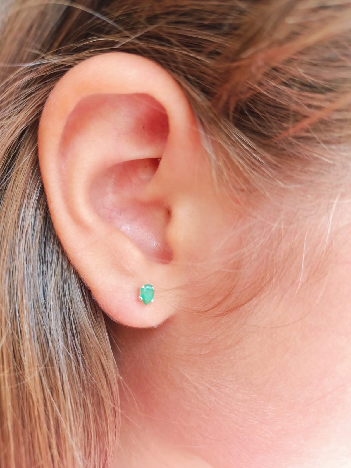 AROS EL BAÚL DE JUMA ABRIDORES DE TUERCA EN PLATA FINA LEY S925 CON ESMERALDA NATURAL GENUINA 3MM - 3