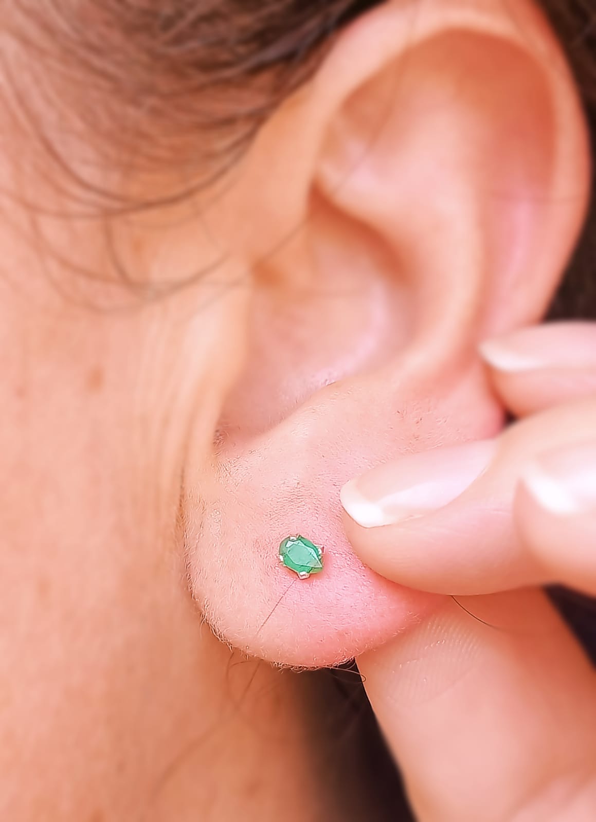 AROS EL BAÚL DE JUMA ABRIDORES DE TUERCA EN PLATA FINA LEY S925 CON ESMERALDA NATURAL GENUINA 3MM - 4