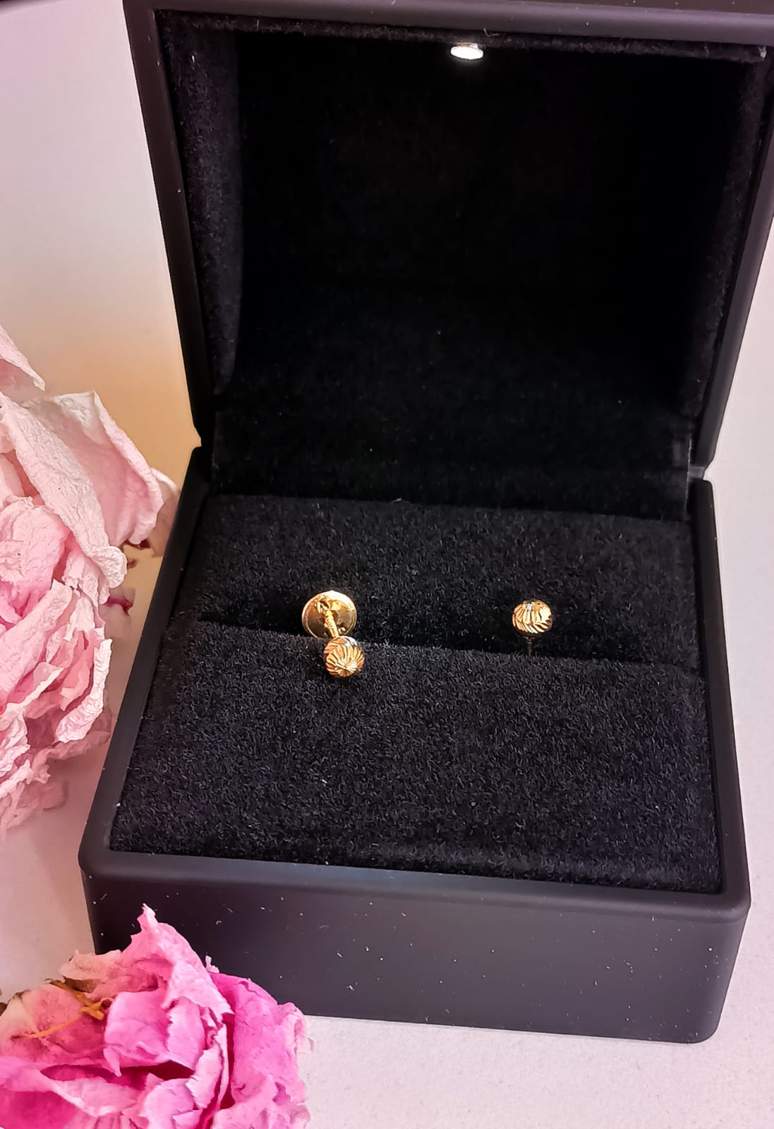 AROS ESFERA RELIEVE PENDIENTES TUERCA SEGURIDAD 4MM ORO 18K - 2