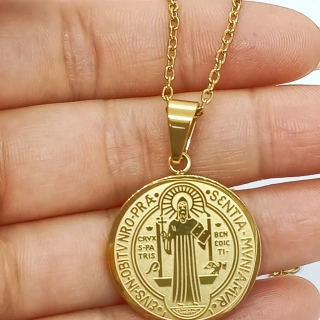 COLGANTE MEDALLA SAN BENITO HIPOALERGE NICA CHAPADO EN ORO 18KL - 1