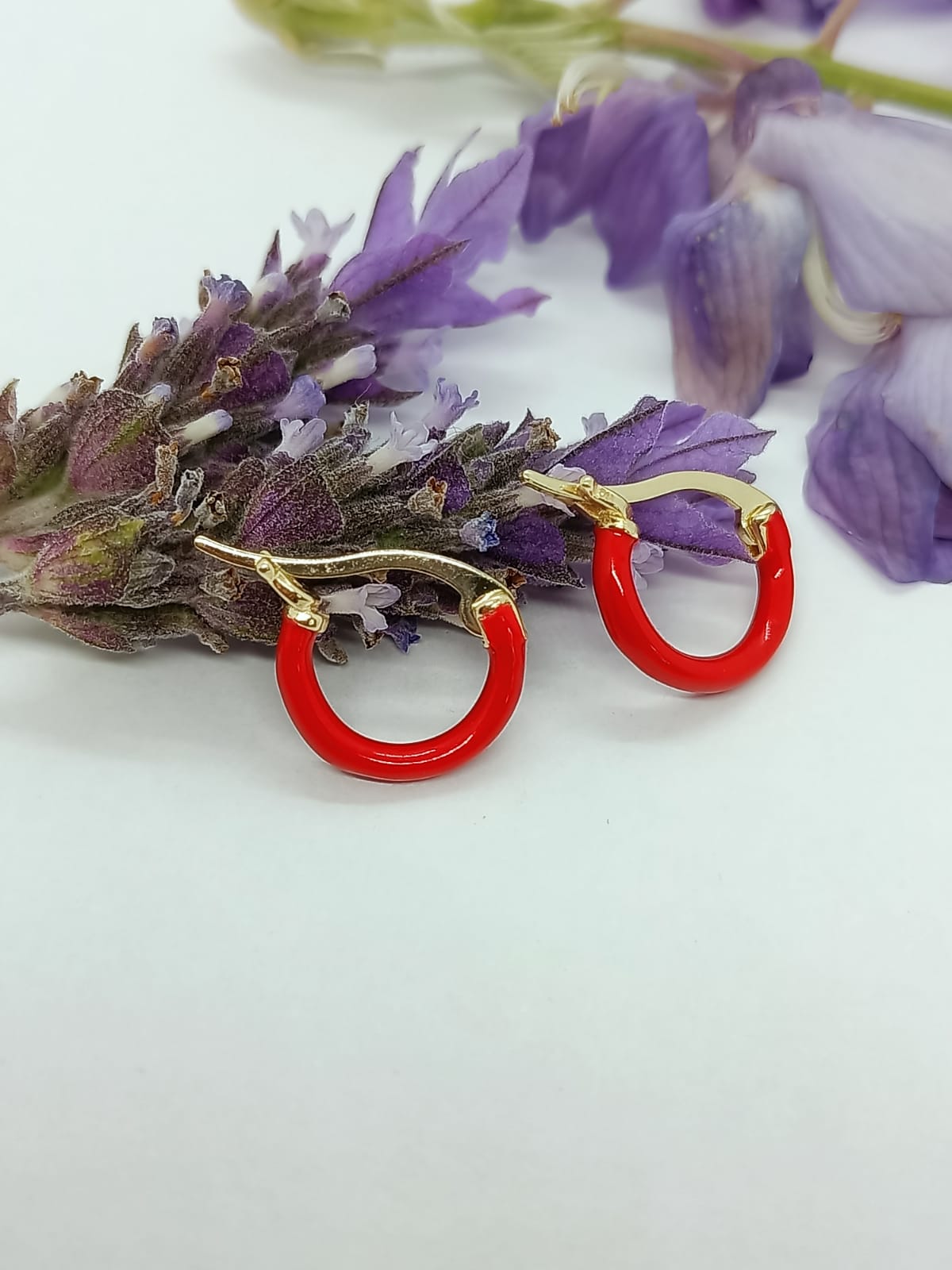 ARGOLLAS EL BAÚL DE JUMA HUGGIES CHAPADAS EN ORO 18K ROJO CEREZA - 3