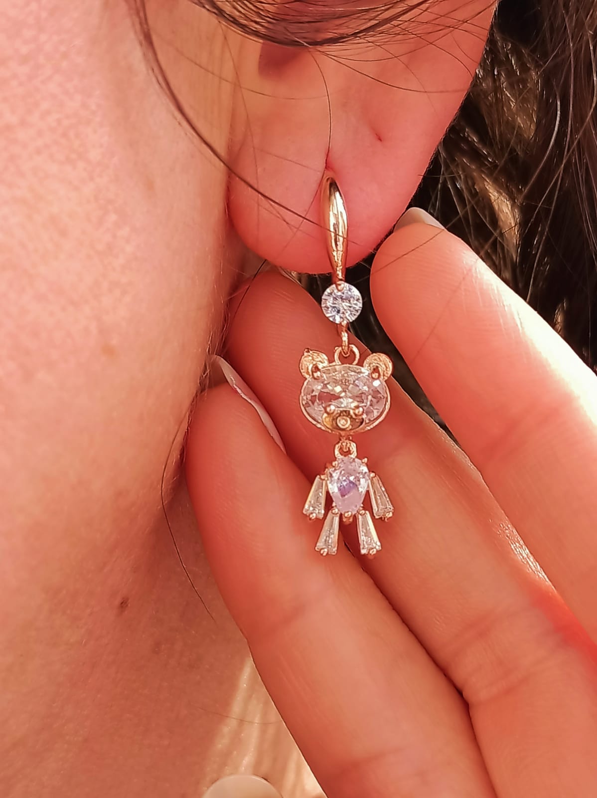 PENDIENTES EL BAÚL DE JUMA DE OSO DE ZIRCONIO BLANCO CON BAÑO DE ORO ROSA 14KL - 3
