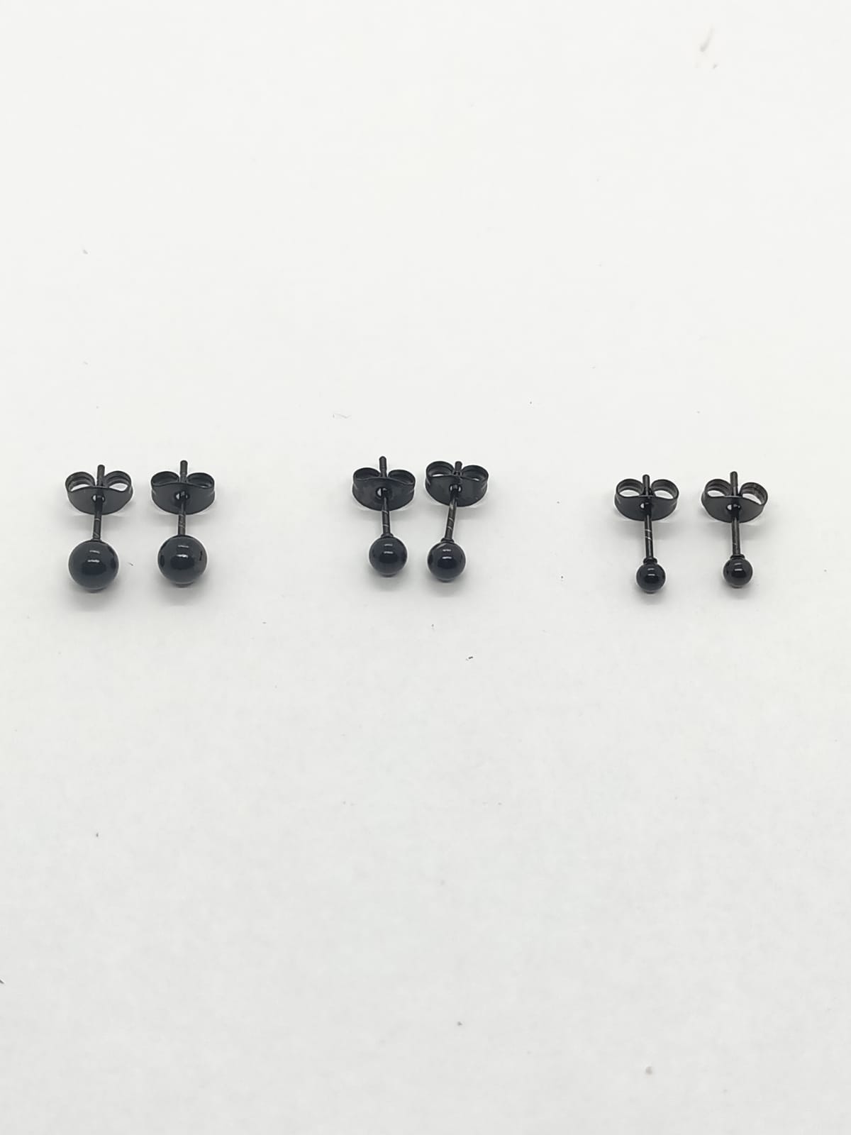 PENDIENTES EL BAÚL DE JUMA ESFERAS DE 3MM NEGRAS HIPOALERGÉNICA ACERO - 2