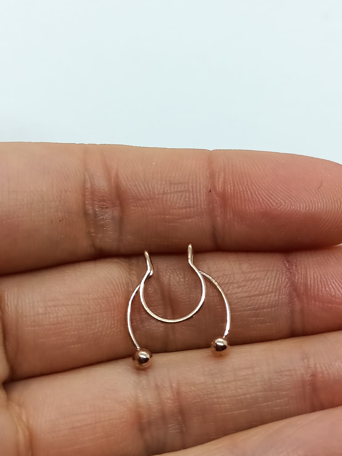 PIERCING EL BAÚL DE JUMA ACERO HIPOALERGENICO BAÑADO EN ORO ROSA 14KL SEPTUM SIN PERFORACION - 2