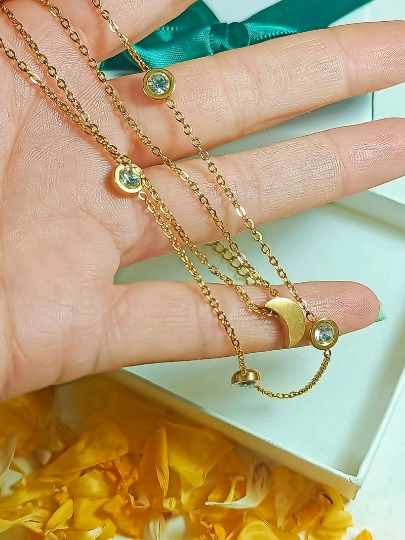 CONJUNTO MULTICAPA COLGANTE LARGO LUNA CHAPADO EN ORO 18K - 5