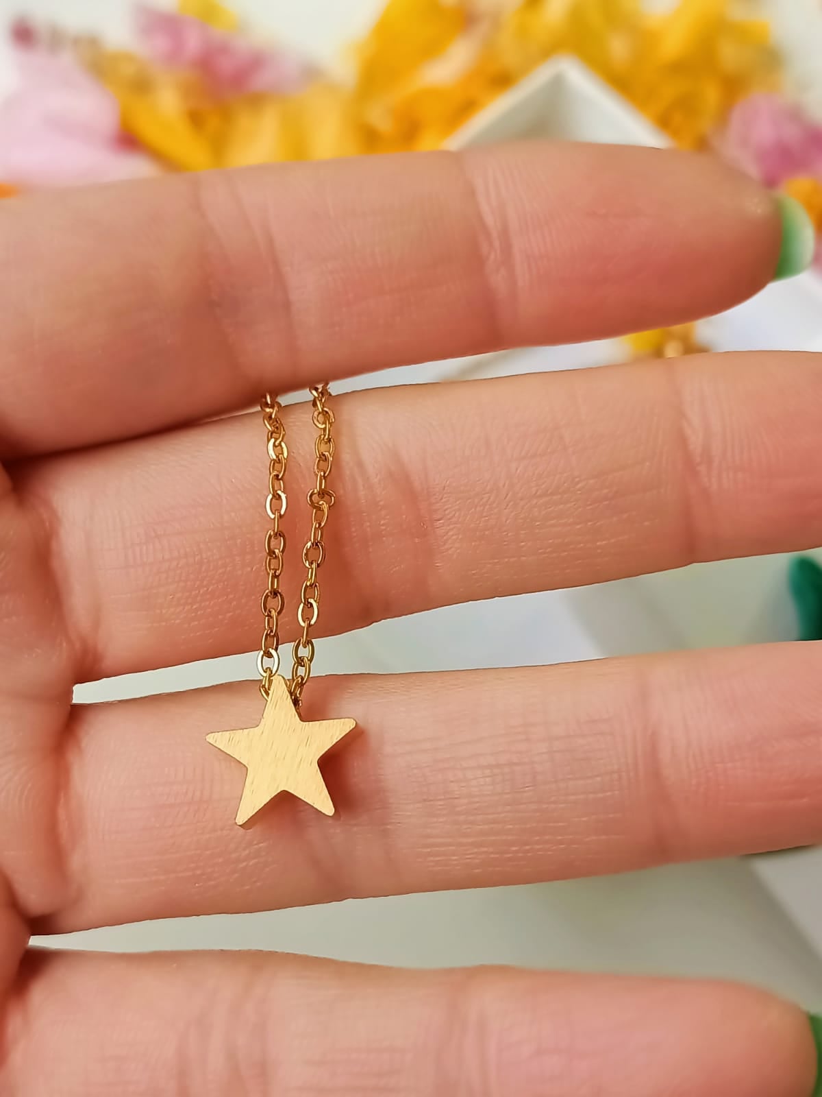 CADENA COLGANTE ESTRELLA MINIMALISTA NIÑA CHAPADA EN ORO 18K - 4