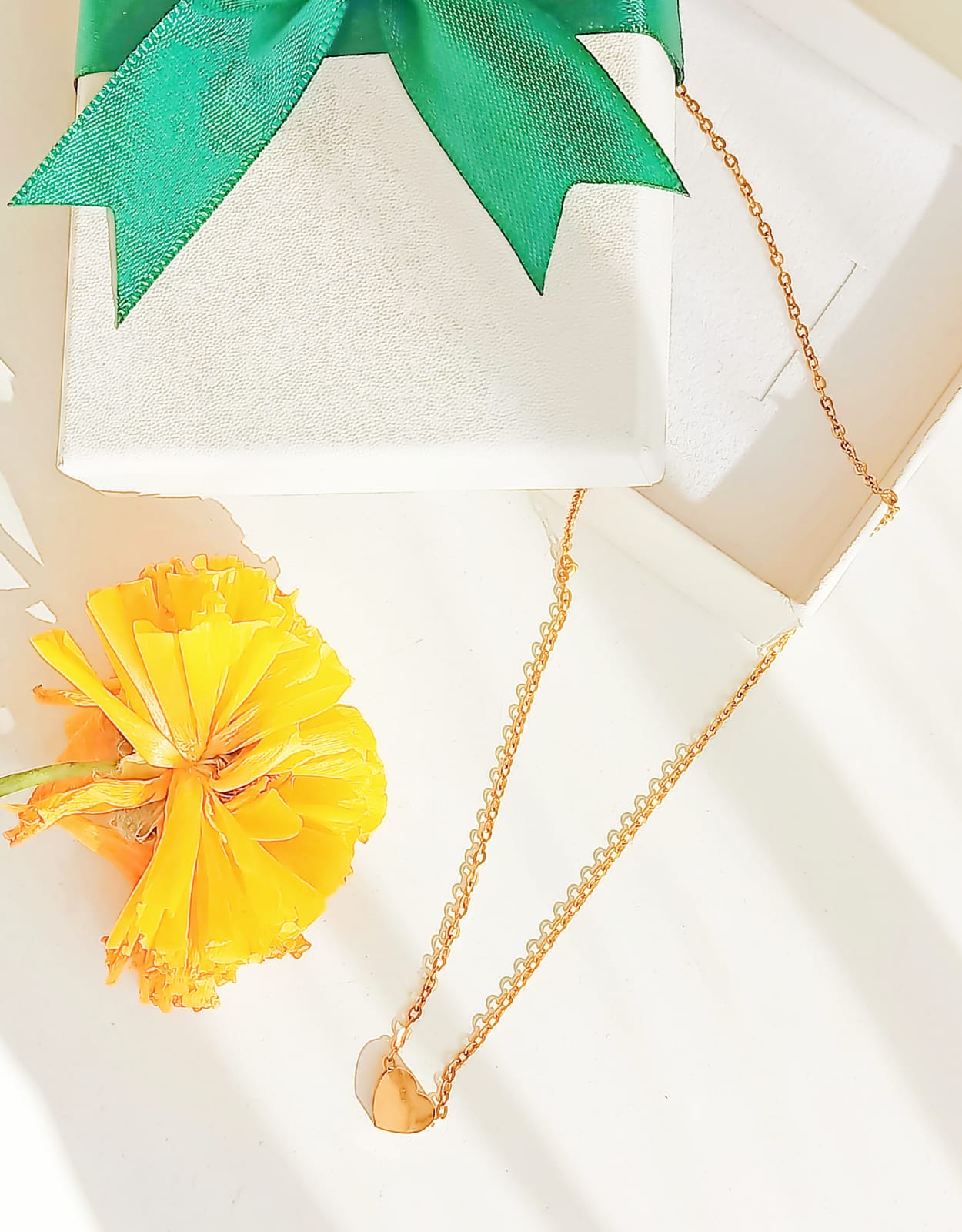 CADENA CORAZÓN GOLDEN MINIMALISTA CHAPADA EN ORO 18K - 2