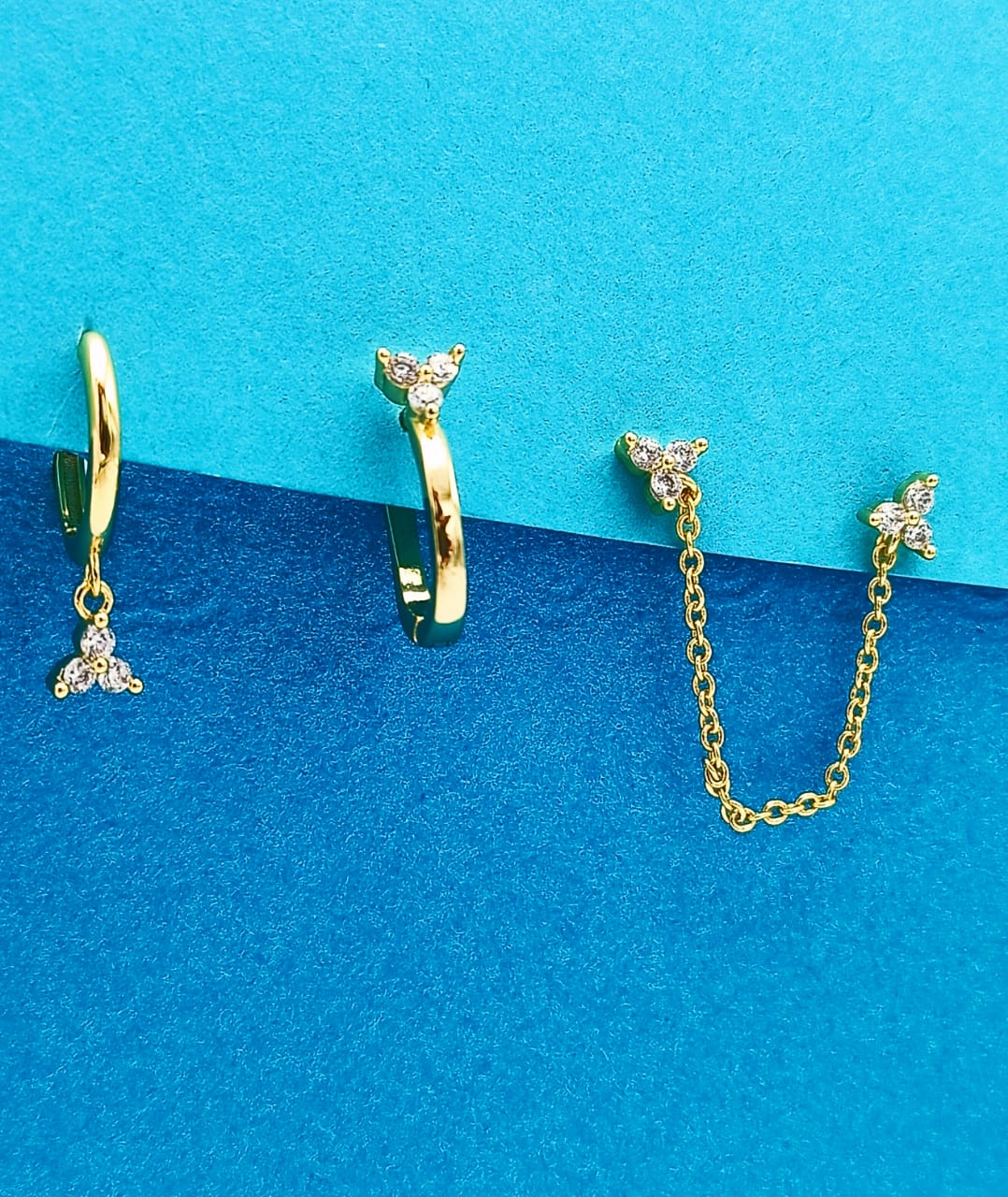 SET CONJUNTO HUGGIES PENDIENTES FLOR TRÍMERA CHAPADOS EN ORO 18K - 4