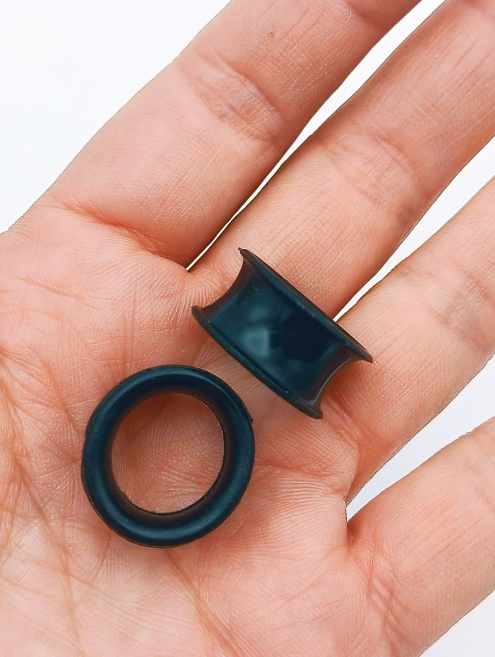 AROS EXPANSORES OREJA 16MM ACAMPANADO ESTIRADORES SILICONA - 2
