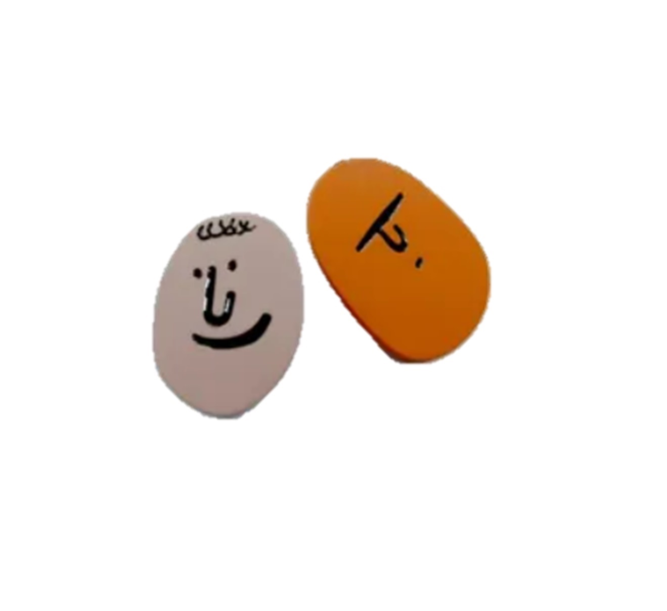 AROS TACHUELAS ASIMÉTRICOS MOAI RESINA EPOXI MARRONES - 1