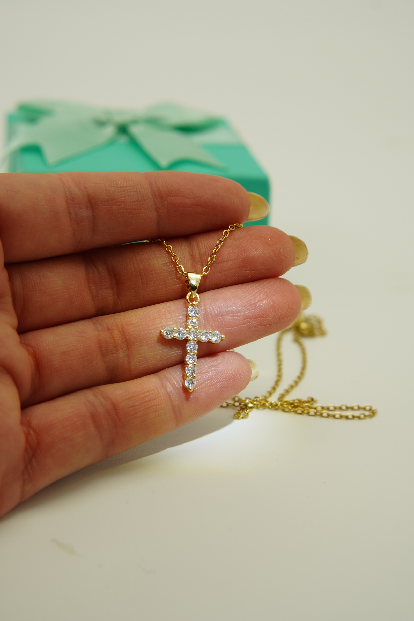 COLGANTE CRUZ DE ZIRCONIOS AAA CHAPADO EN ORO 18K - 4