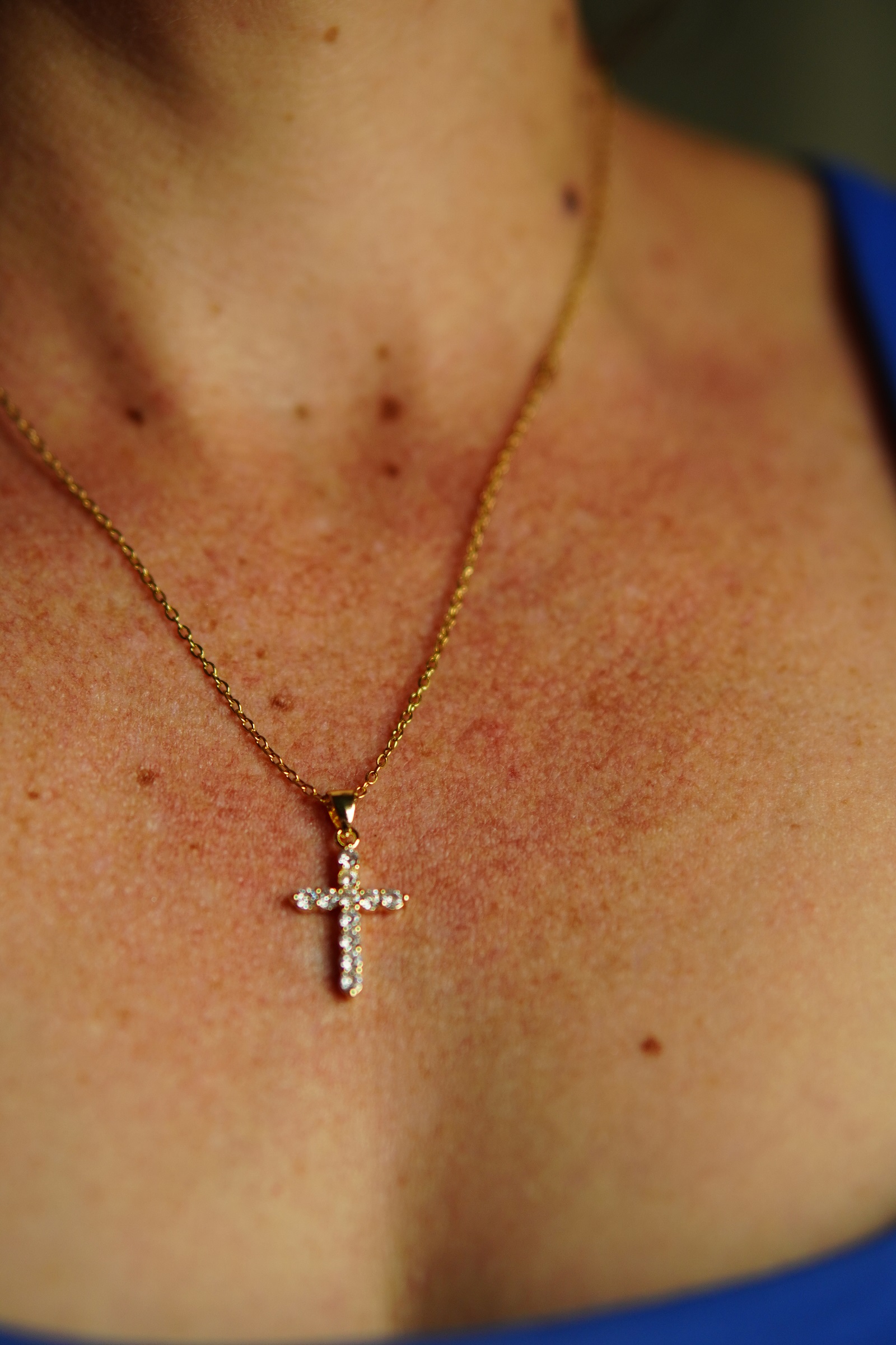 COLGANTE CRUZ DE ZIRCONIOS AAA CHAPADO EN ORO 18K - 6