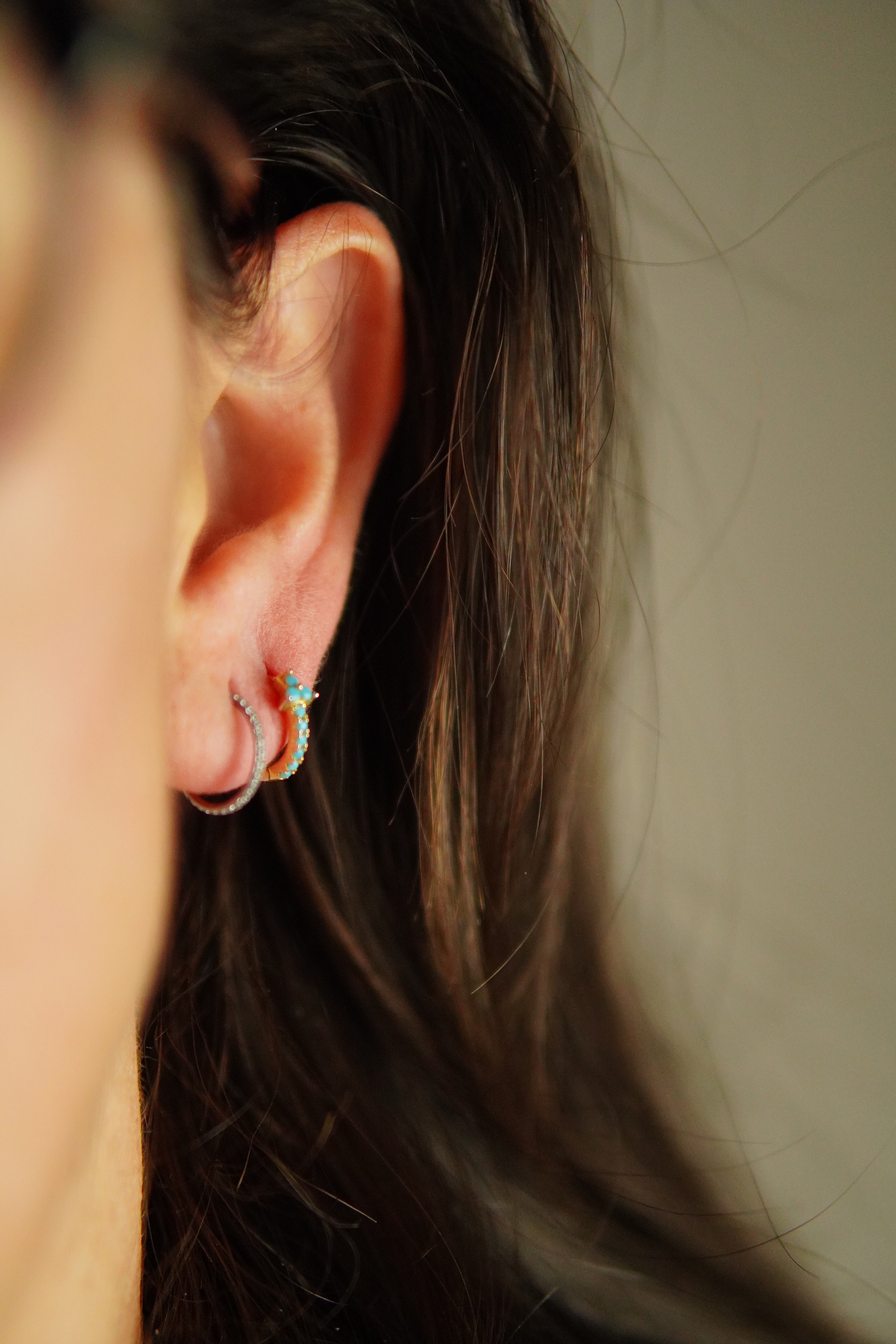 ARGOLLAS HUGGIES 8MM 16G TITANIO F136 CIRCONIO - 5