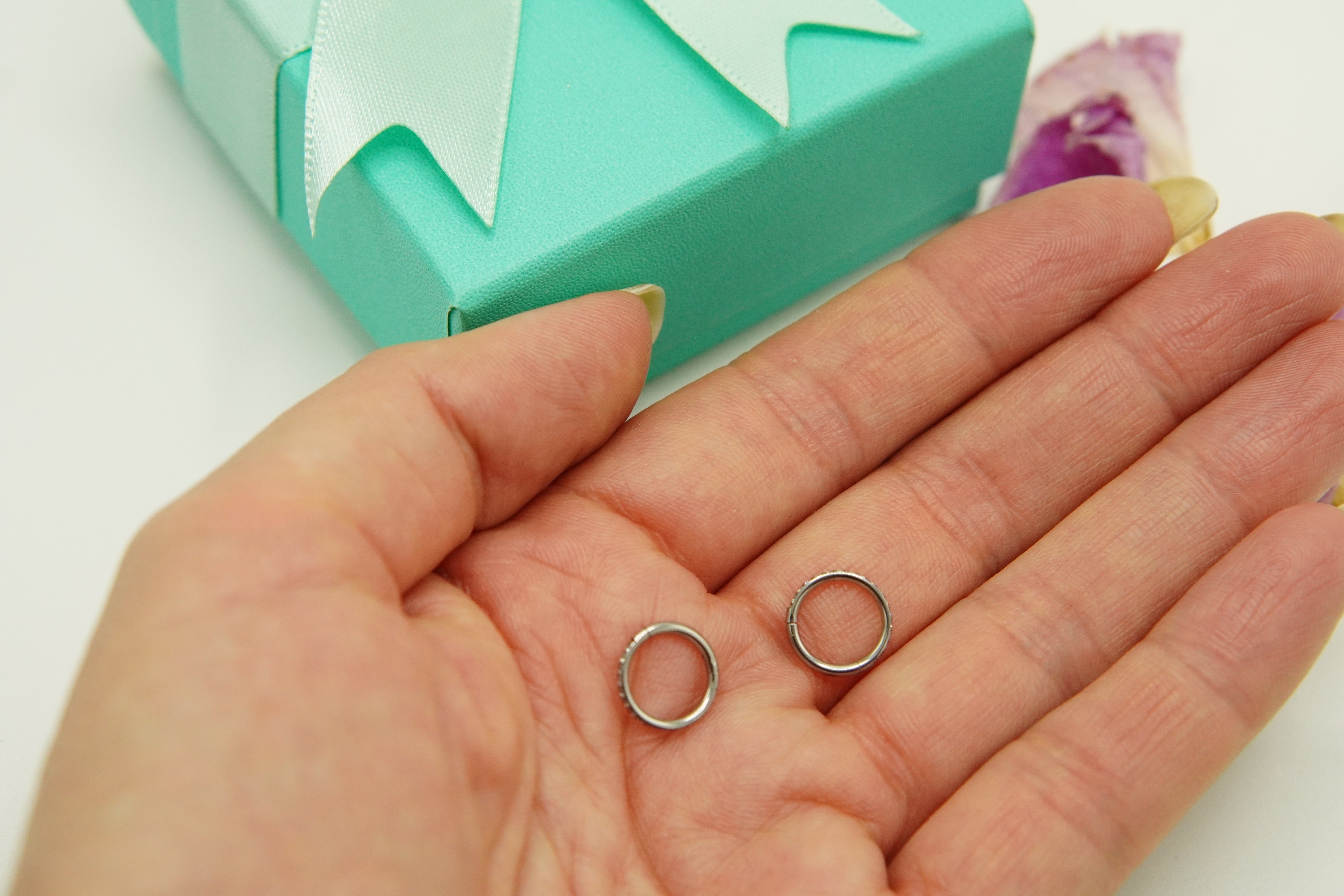 ARGOLLAS HUGGIES 8MM 16G TITANIO F136 CIRCONIO - 6
