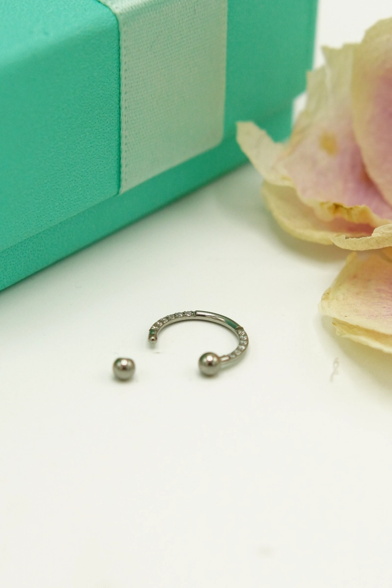 PIERCING EL BAÚL DE JUMA SEPTUM 16G TITANIO ASTM F136 G23 ARO ZIRCONIA PUNK - 3