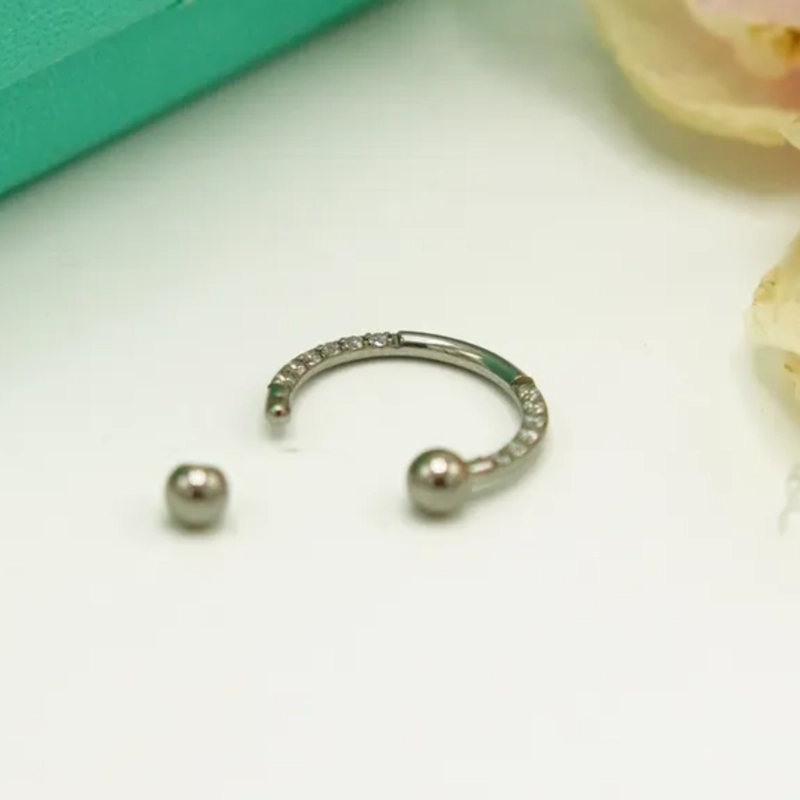 PIERCING EL BAÚL DE JUMA SEPTUM 16G TITANIO ASTM F136 G23 ARO ZIRCONIA PUNK - 5