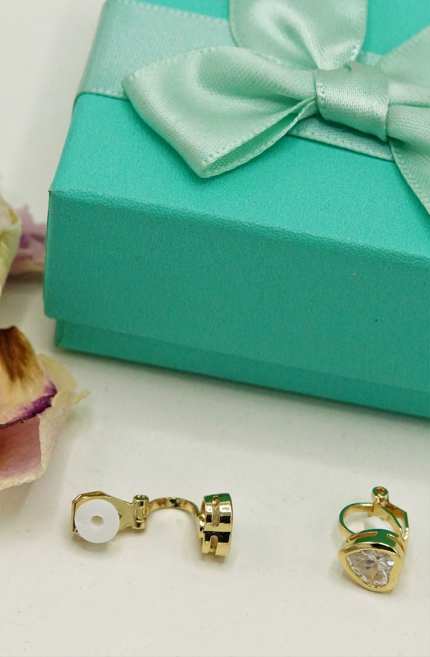 AROS EL BAÚL DE JUMA SIN PERFORACION CORAZON PUNTO DE LUZ BAÑADO EN ORO 18K - 3