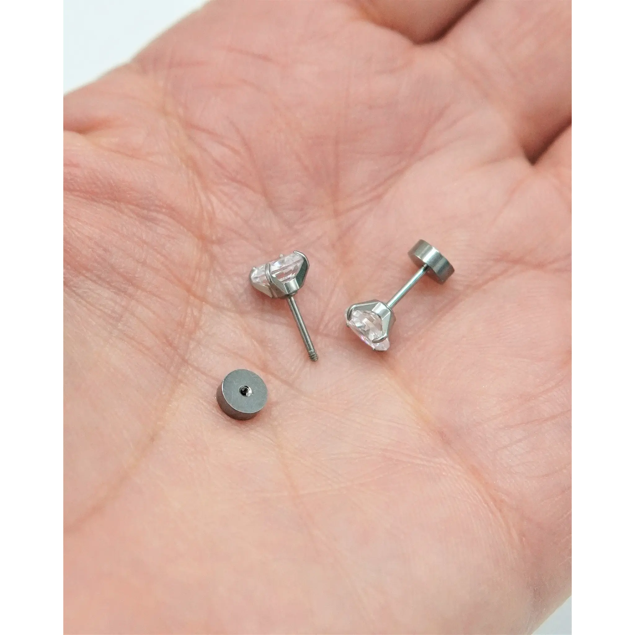 AROS PUNTO DE LUZ 6MM TITANIO G23 TAPA SEGURIDAD 20G - 5