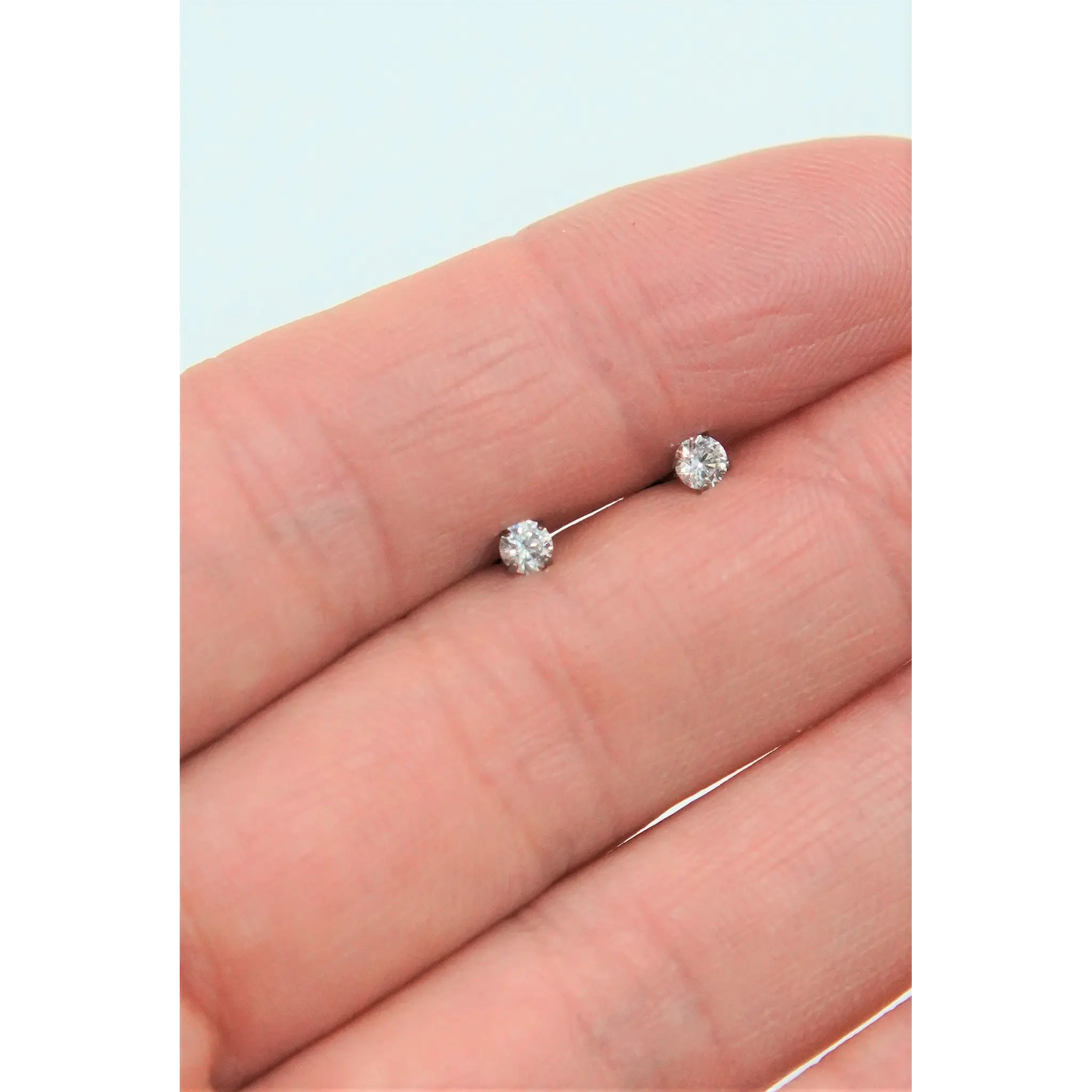 AROS PUNTO DE LUZ 3MM TITANIO G23 TAPA SEGURIDAD 20G - 4