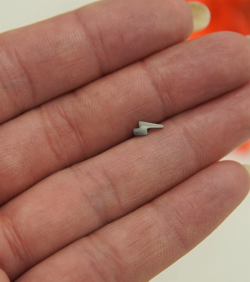 PIERCING LABRET RAYO BARRA 6MM 16G TITANIO ASTM F136 - 3