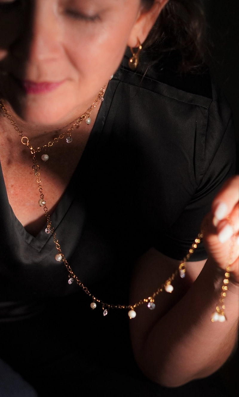 COLLAR LARGO 80CM AJUSTABLE TALASA ZIRCONIAS Y PERLAS CHAPADO EN ORO RIVIERE - 2