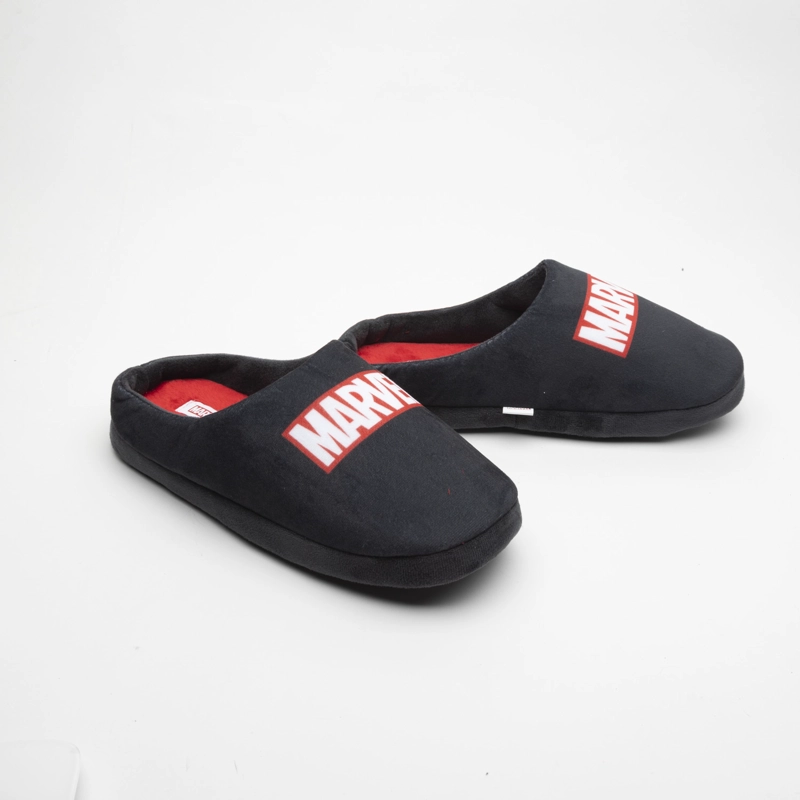 PANTUFLA HOMBRE LOGO NEGRO MARVEL - 1