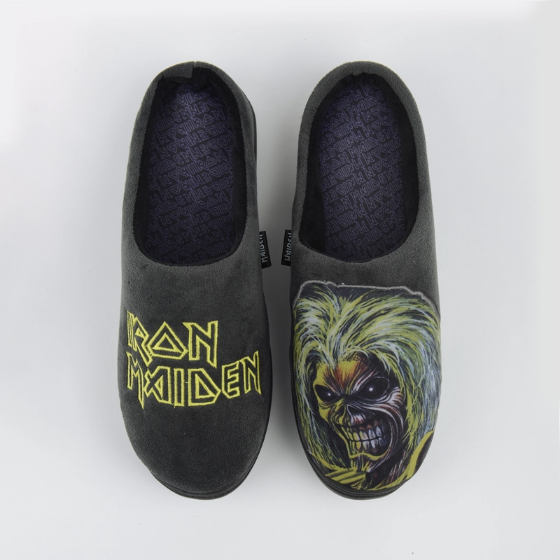 PANTUFLA HOMBRE CALAVERAS GRIS IRON MAIDEN - 2
