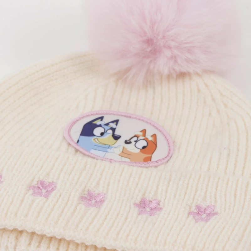 GORRO CON POMPON NIÑA FLORES ROSADO BINGO & BLUEY - 3