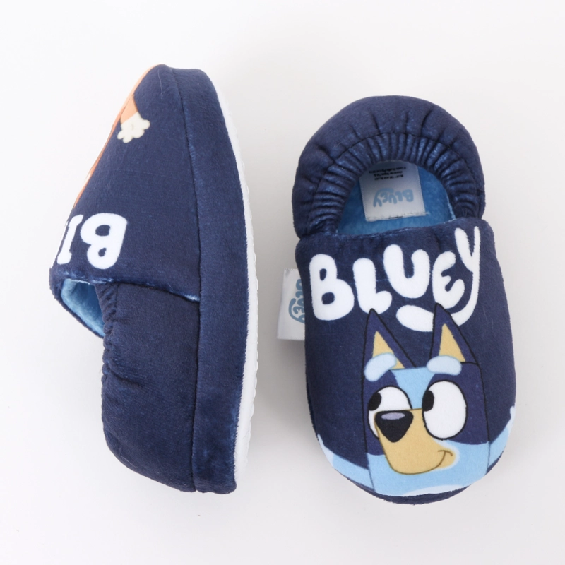 PANTUFLA NIÑO JUGANDO AZUL MARINO BINGO & BLUEY - 4