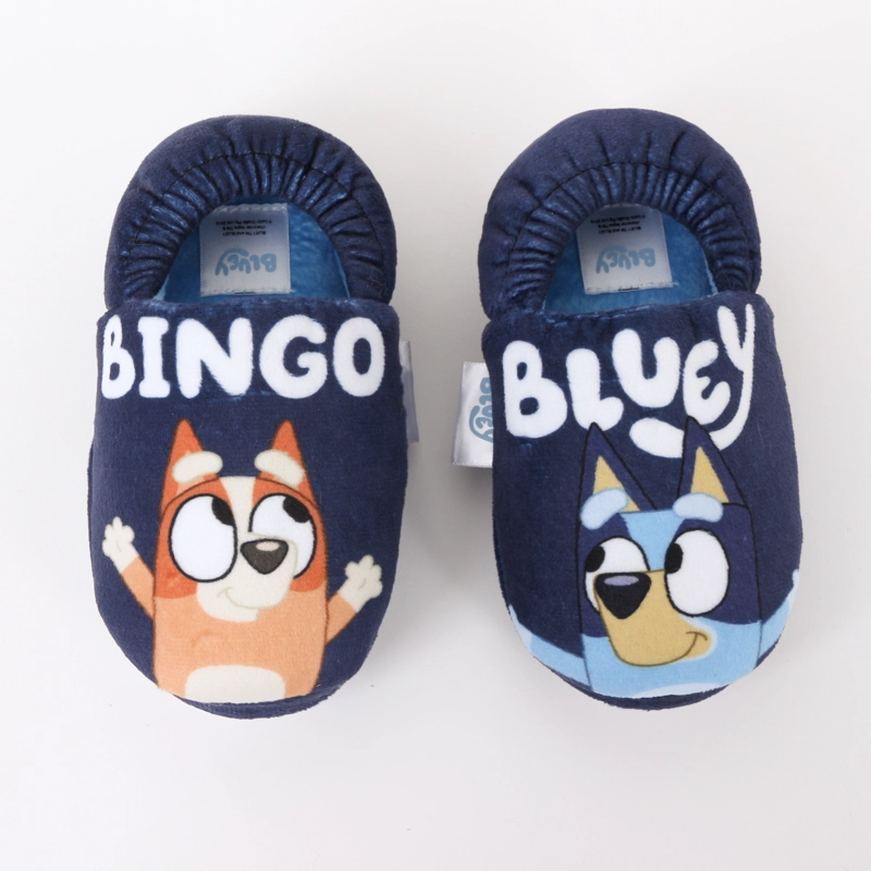PANTUFLA NIÑO JUGANDO AZUL MARINO BINGO & BLUEY - 5