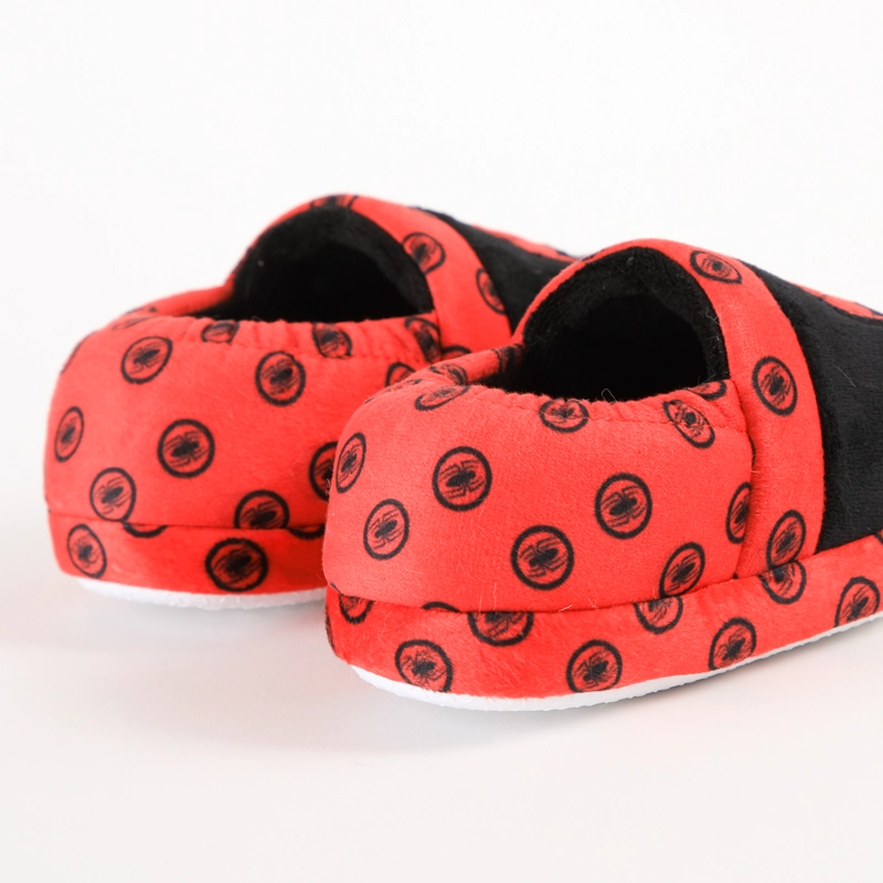 PANTUFLA NIÑO CABEZA NEGRO MARVEL - 3