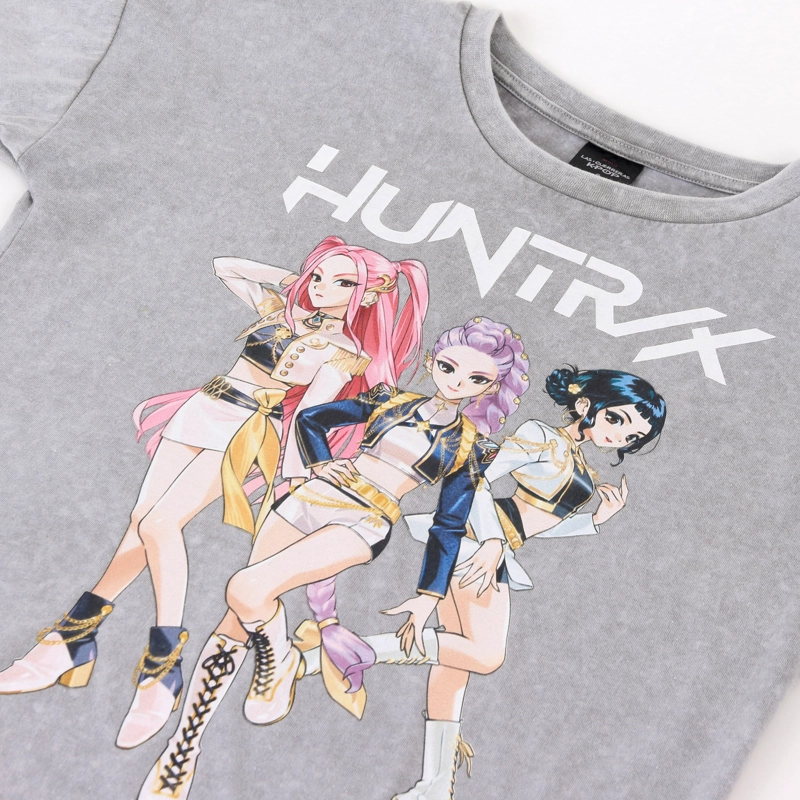POLERA MANGA CORTA NIÑA KPOP DEMON HUNTERS LAVADO GRIS - 3