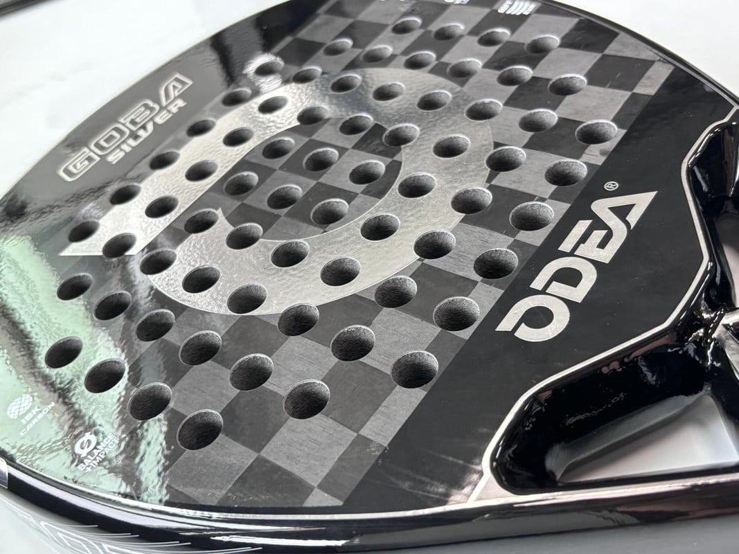 PALA DE PADEL ODEA PREMIUM GOBA SILVER 18K CARBONO - 3