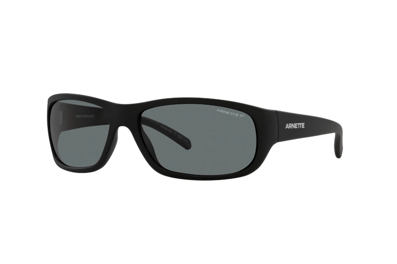 LENTES SOL ARNETTE UKA-UKA MATTE BLACK POLARIZADOS SUSTENTABLE - 2