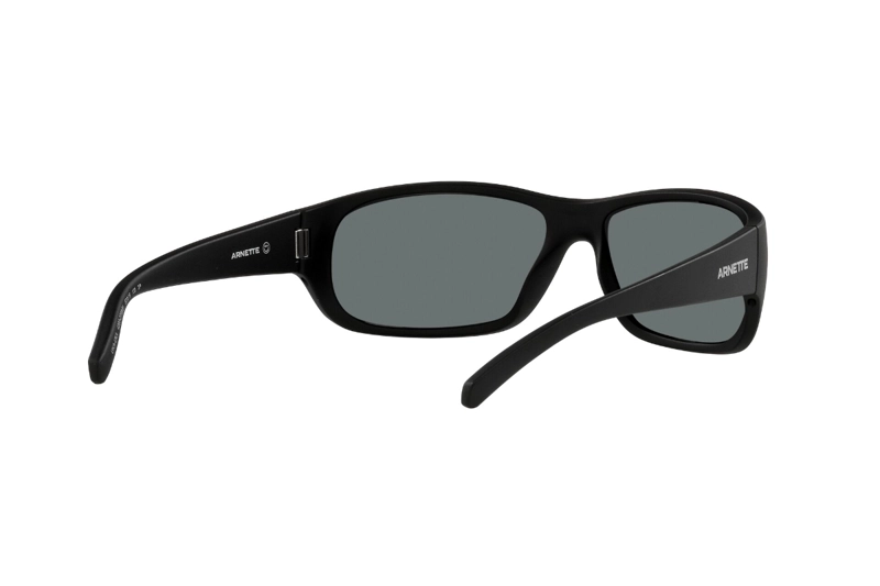 LENTES SOL ARNETTE UKA-UKA MATTE BLACK POLARIZADOS SUSTENTABLE - 8
