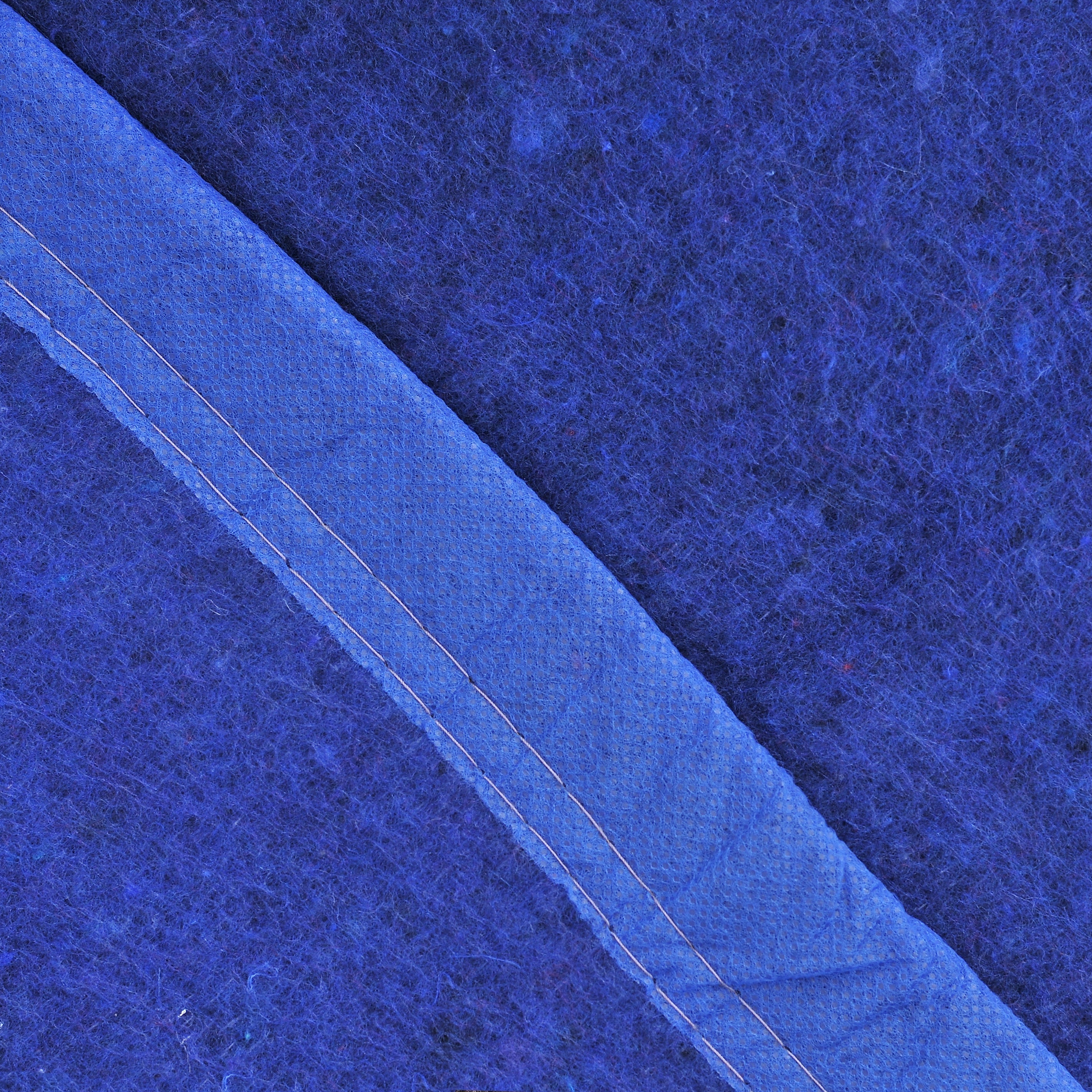 FRAZADA MASHINI TERMICA LINEAS 2 PLAZAS 200 X 200 CM ROJO - 2