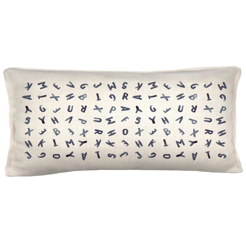 COJIN TUYO PRINT LETRAS 70 X 35 CM AZUL