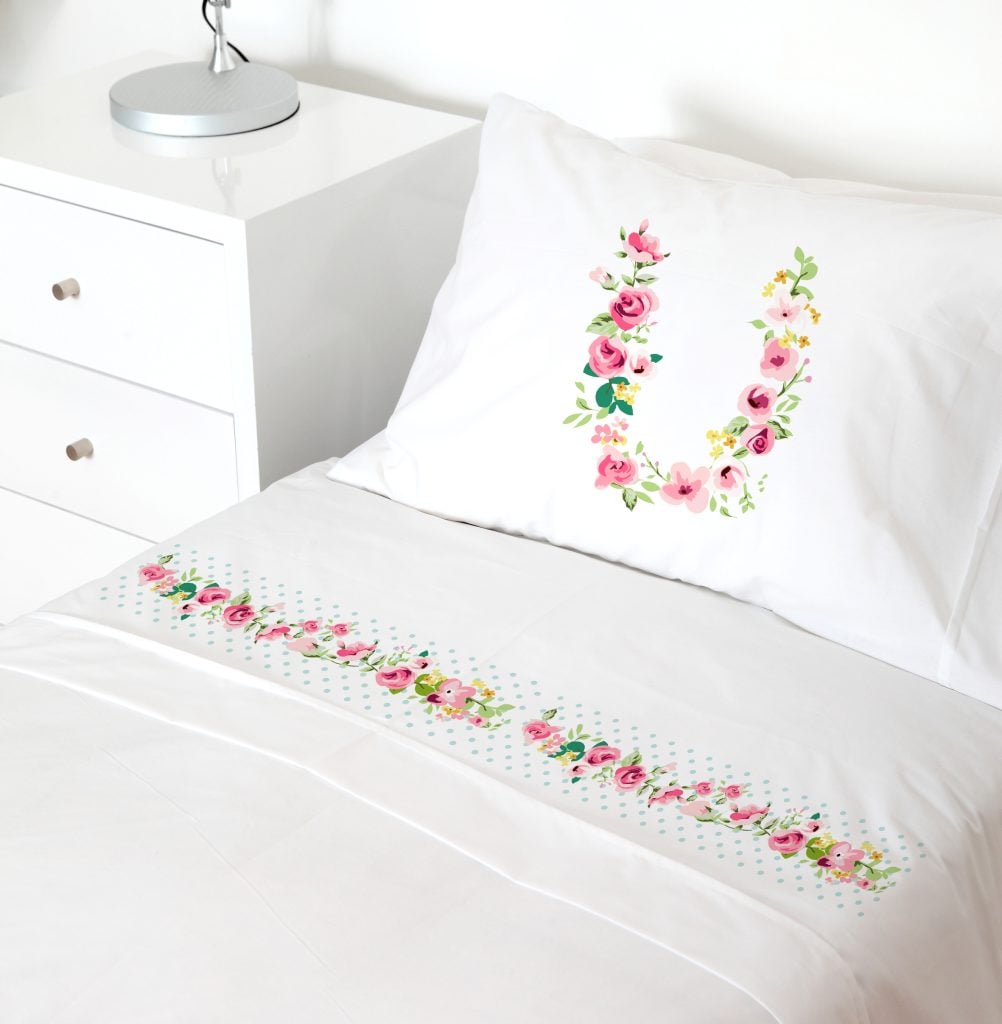 SET SÁBANAS TUYO PRINT LETRAS VINTAGE U 1.5 PLAZAS 200 HILOS ALGODÓN BLANCO ESTAMPADO - 1