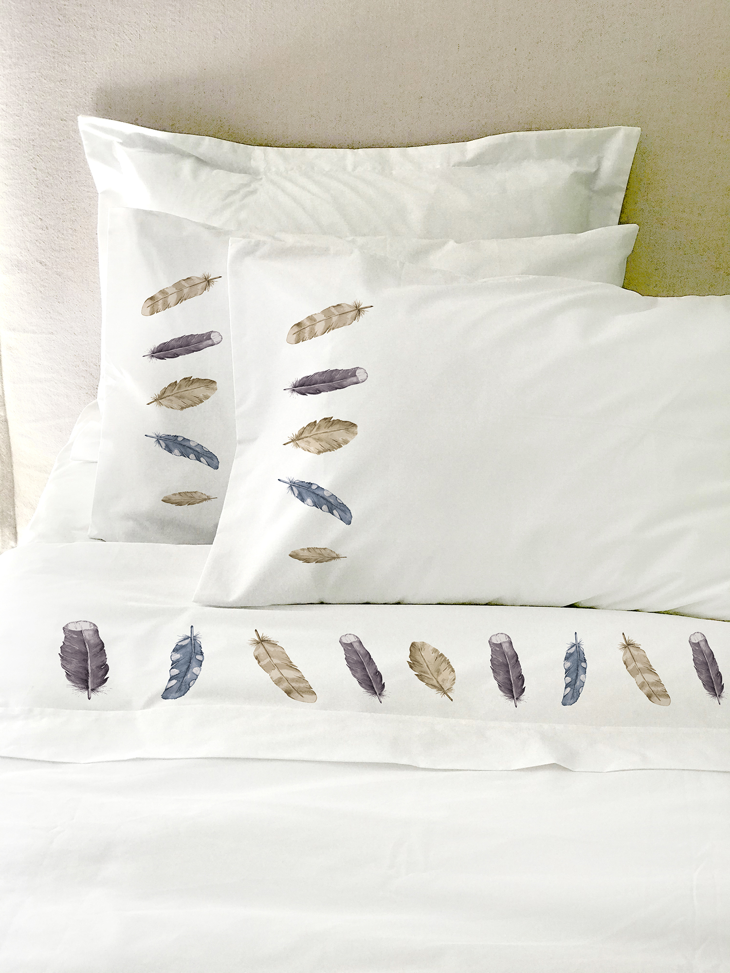 SET SÁBANAS TUYO PRINT PLUMAS KING 200 HILOS ALGODÓN BLANCO ESTAMPADO - 1