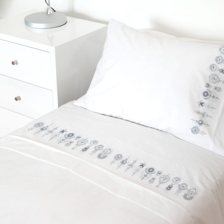 SET SÁBANAS TUYO PRINT CÓSMICO 1 PLAZA 200 HILOS ALGODÓN BLANCO ESTAMPADO - 1